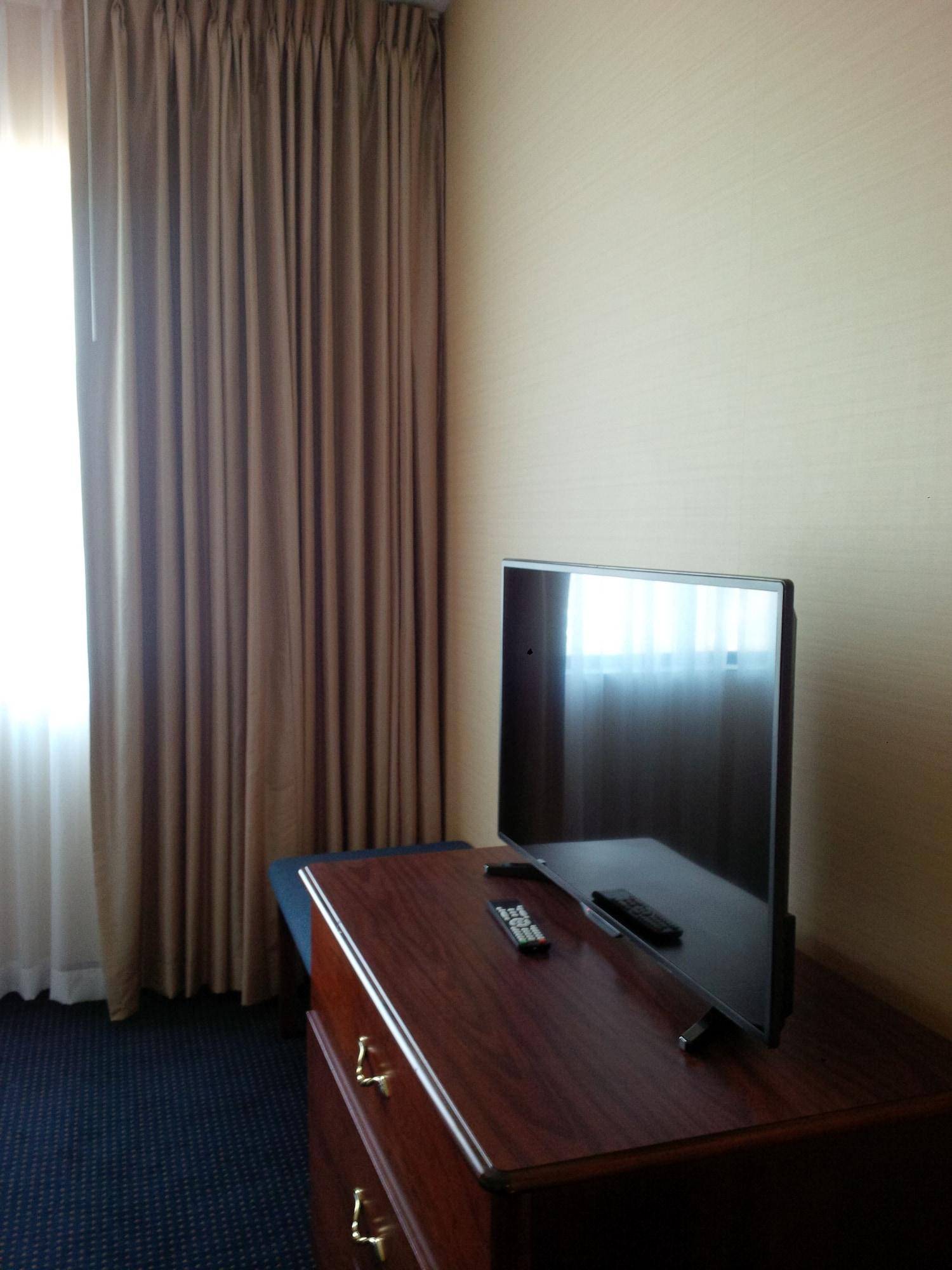 Maron Hotel & Suites Danbury Zewnętrze zdjęcie