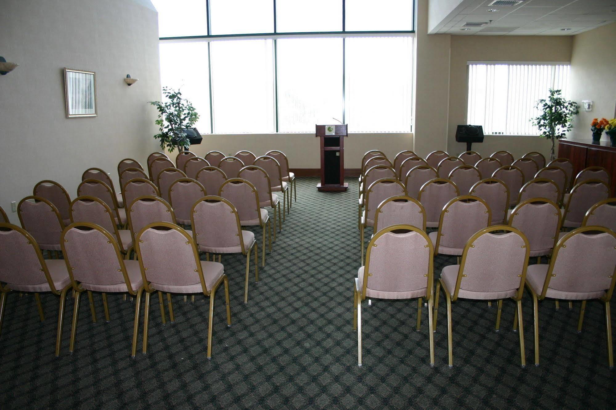 Maron Hotel & Suites Danbury Zewnętrze zdjęcie